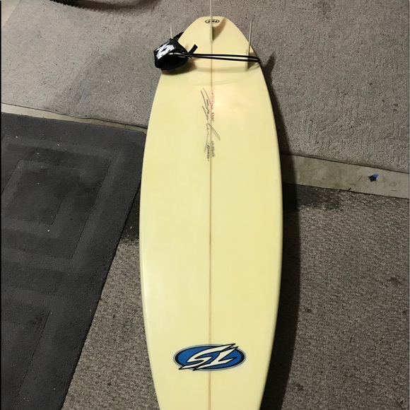6’2 surfboard TS signatured. Used but like new - Picture 2 of 2
